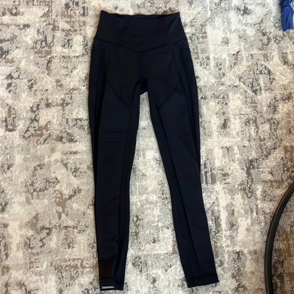 Lululemon black leggings with pockets size 6
